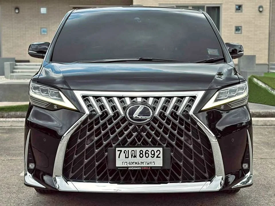 2022 Lexus LM I 3