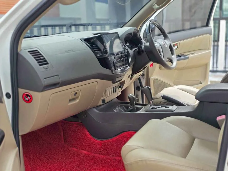 2013 Toyota Fortuner I 3