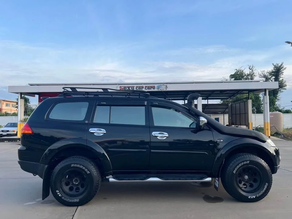 2011 Mitsubishi Pajero Sport II 2