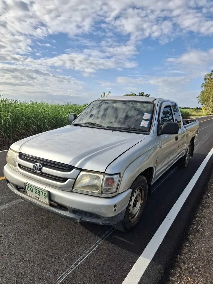 2003 Toyota Hilux Tiger VI 3