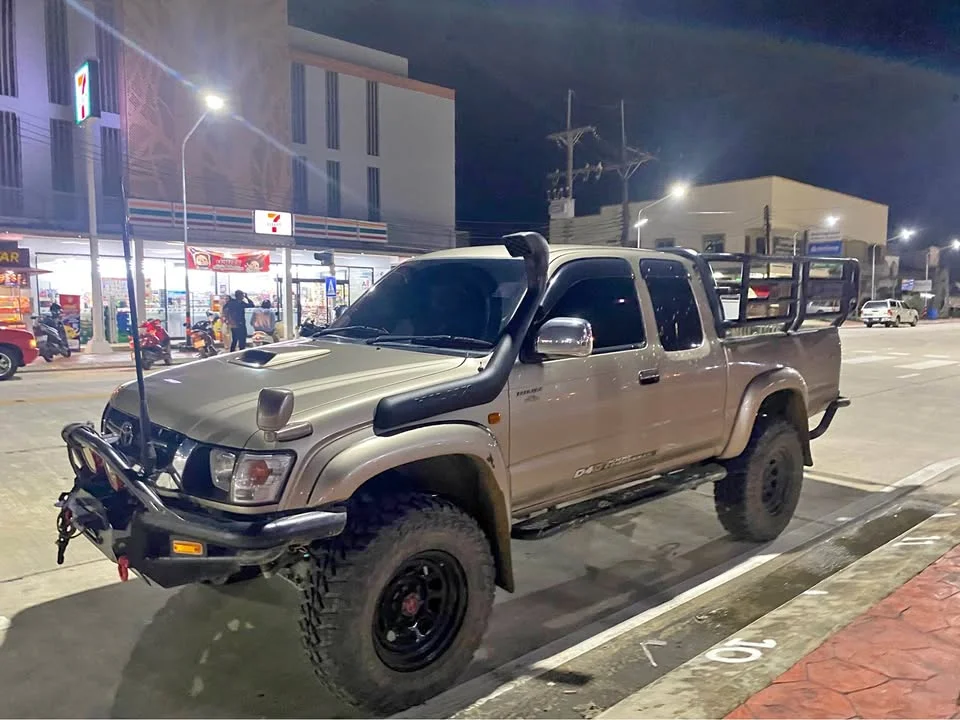 2003 Toyota Hilux Tiger VI 2