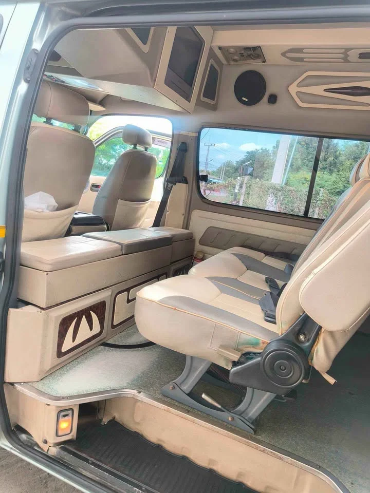 2004 Toyota Commuter IV (H100) 3