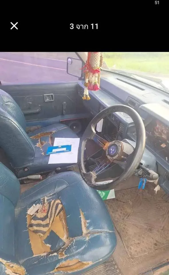 1998 Mitsubishi Triton II 2