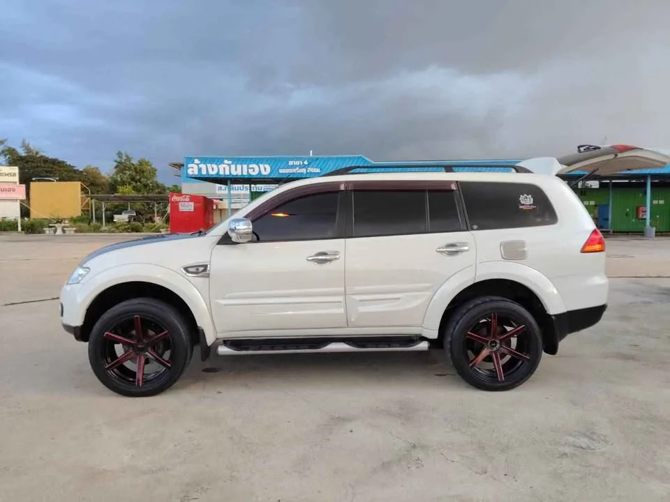 2013 Mitsubishi Pajero Sport II 3