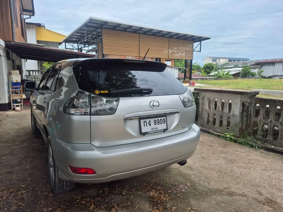 2013 Toyota Harrier II 3