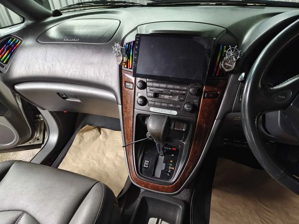 2001 Toyota Harrier I 3