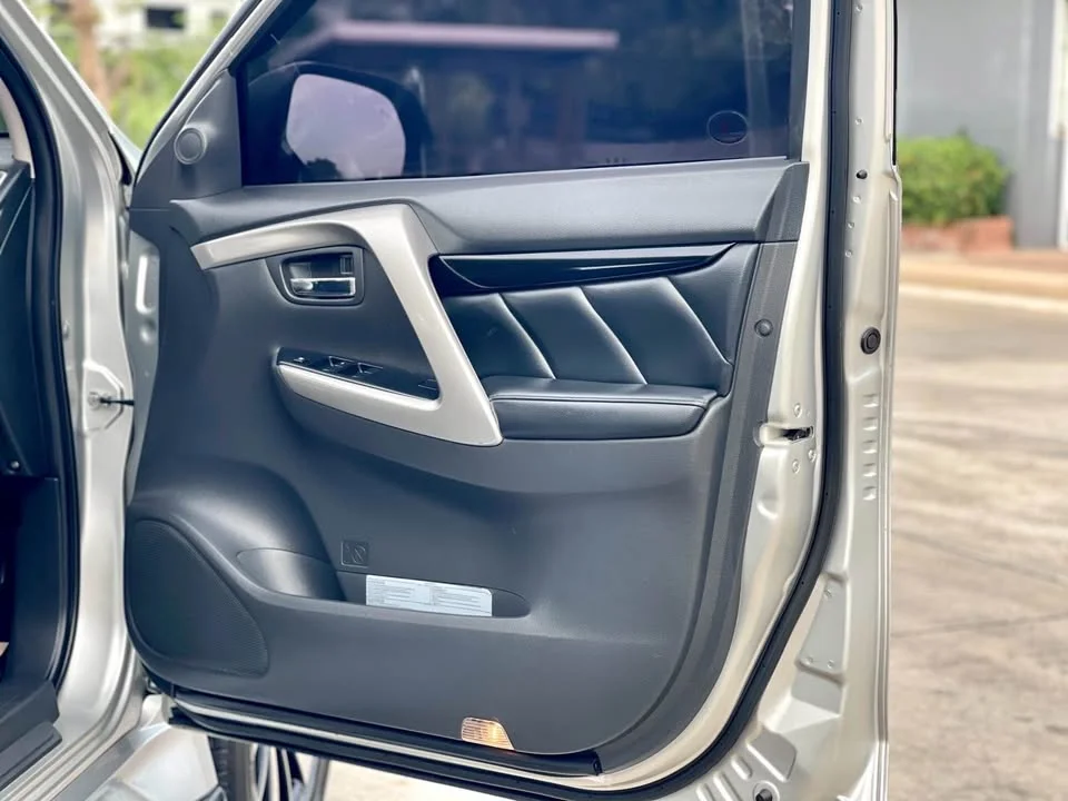 2016 Mitsubishi Pajero Sport III 2