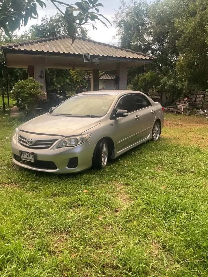 2011 Toyota Corolla Altis X (E140) 2