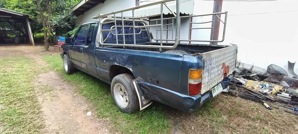1995 Mitsubishi Triton II 3