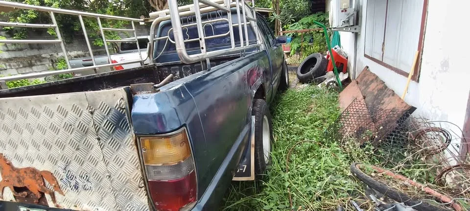 1995 Mitsubishi Triton II 2