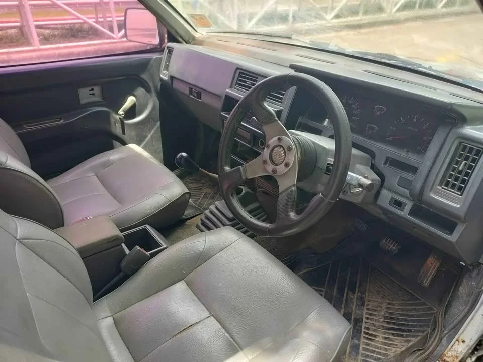 1997 Nissan Big M D21 2