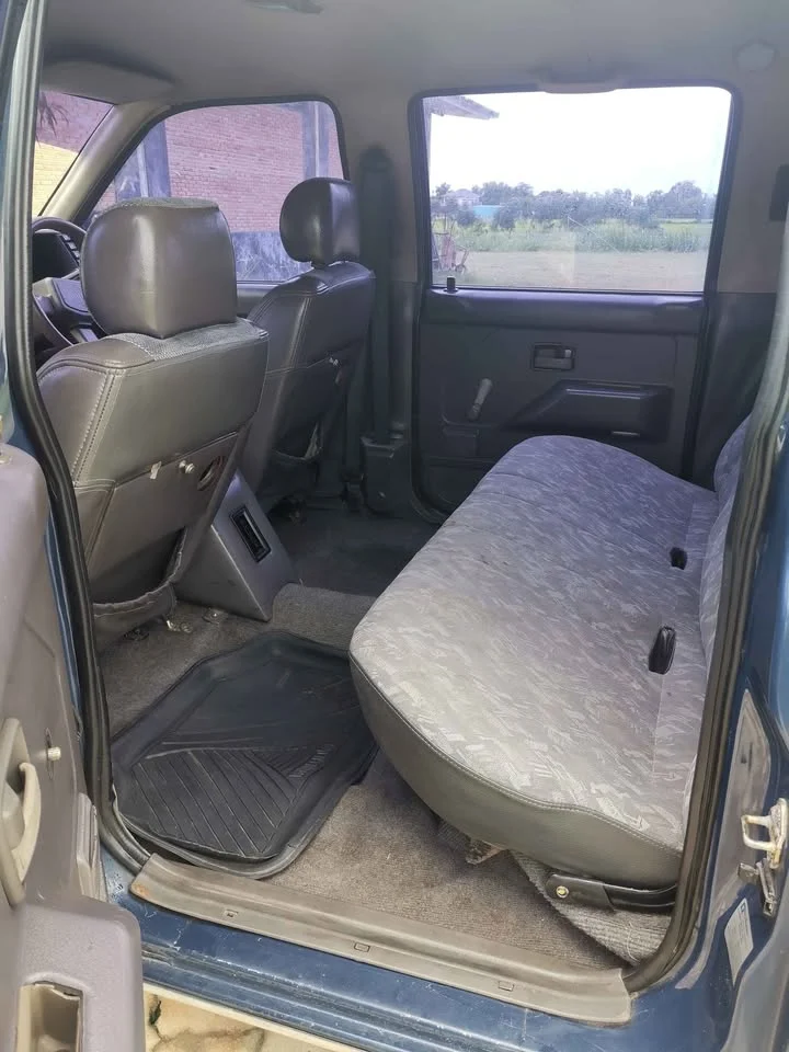 1993 Isuzu TFR III 2