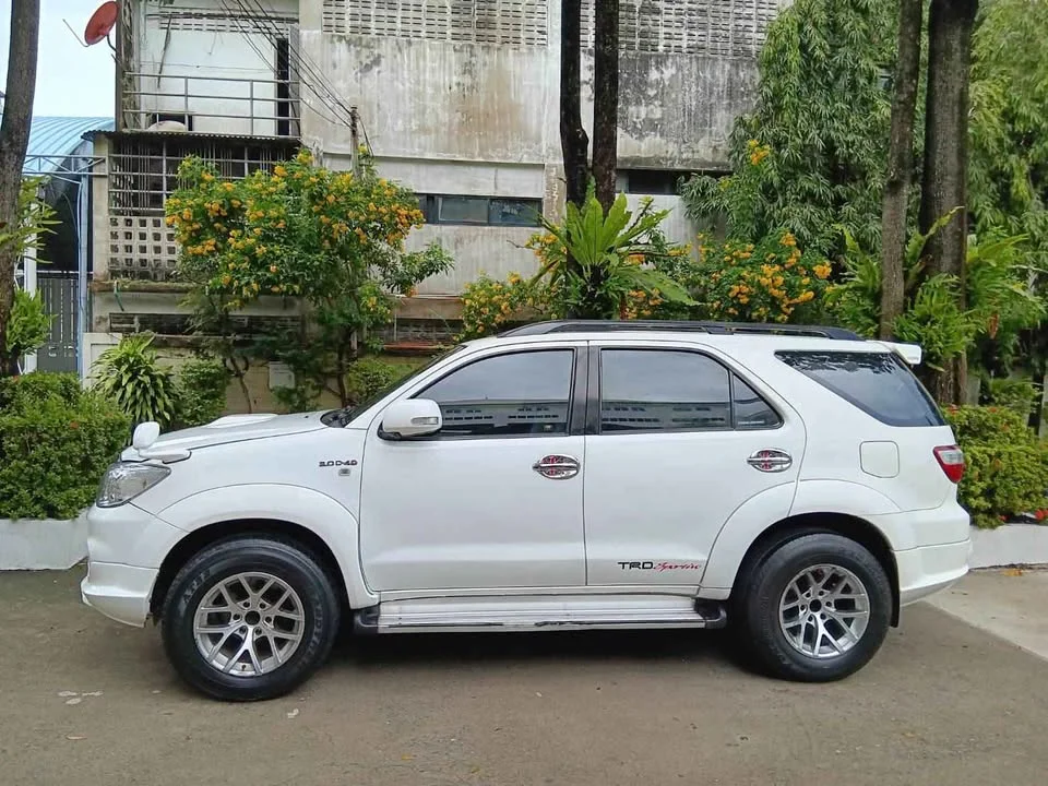 2010 Toyota Fortuner I 2