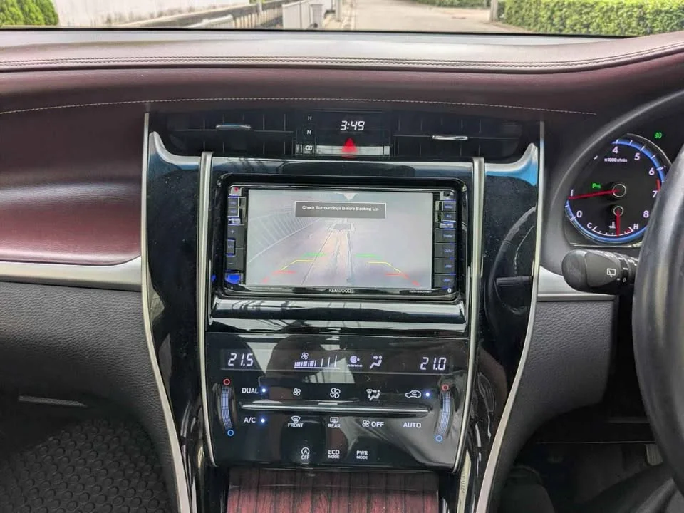 2014 Toyota Harrier III 3
