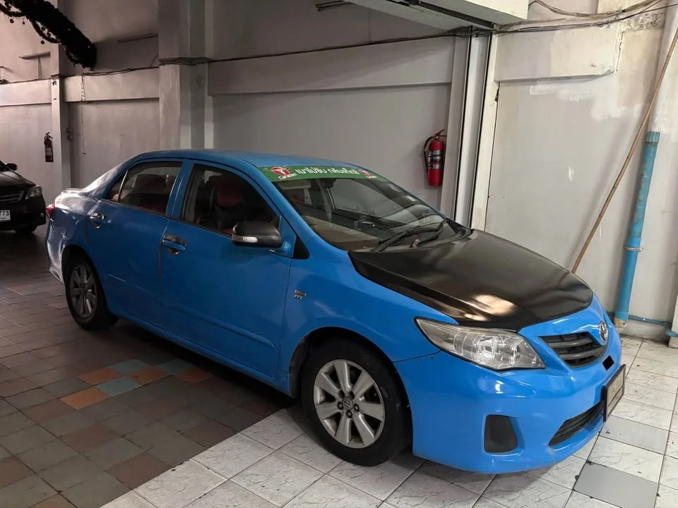 2013 Toyota Corolla Altis X (E140) 3