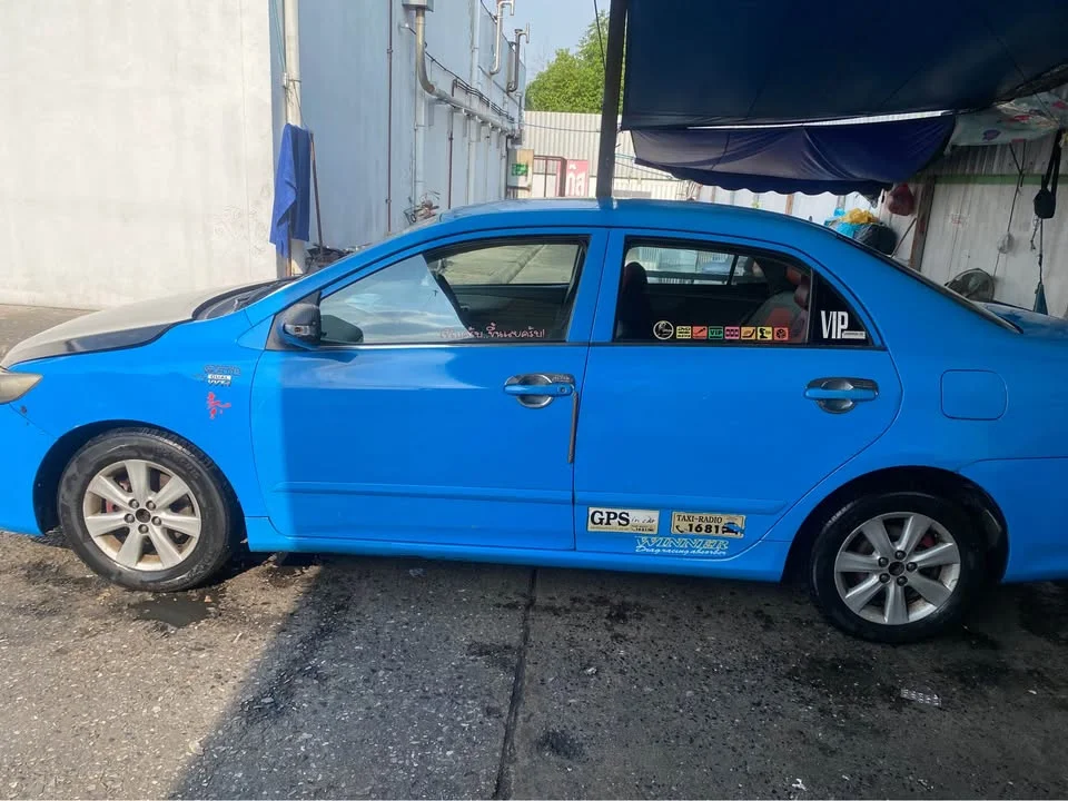2013 Toyota Corolla Altis X (E140) 2