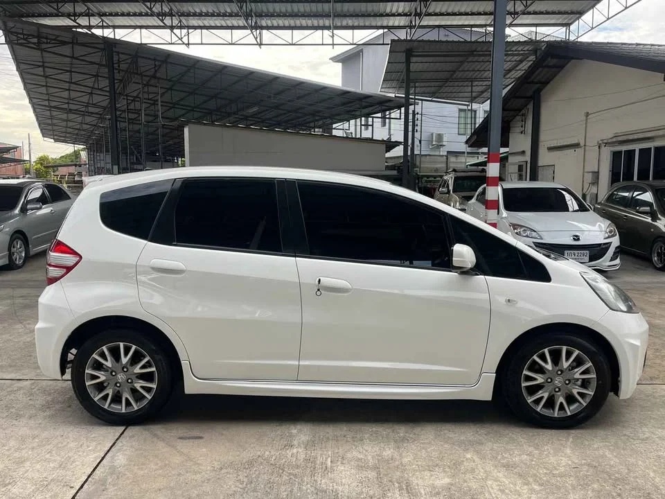 2010 Honda Jazz II 3