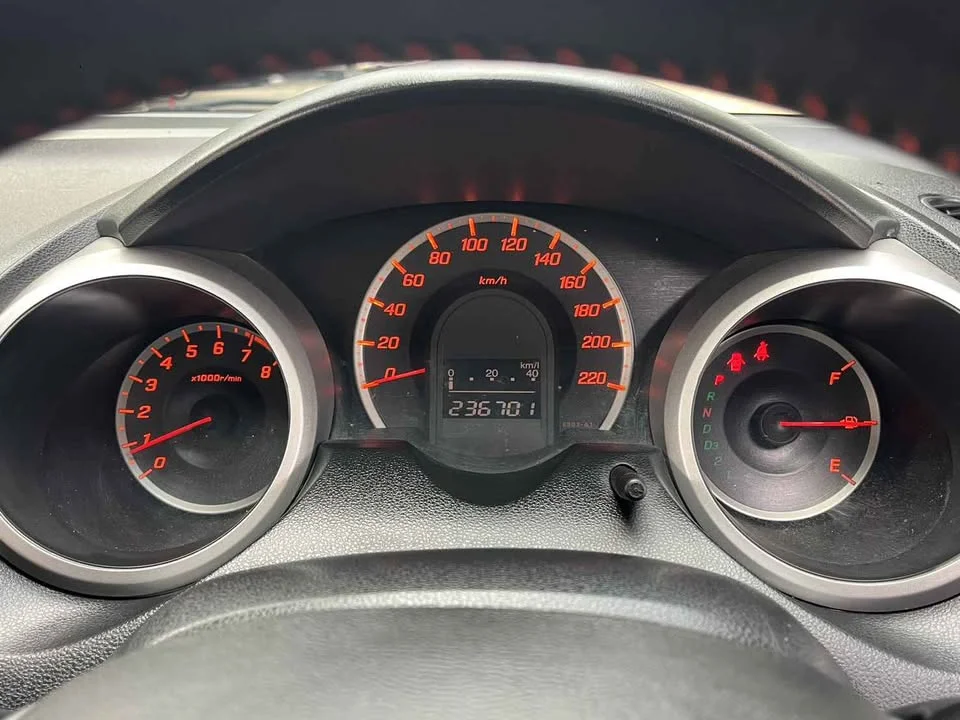 2010 Honda Jazz II 2