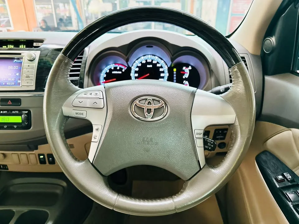 2012 Toyota Fortuner I 2