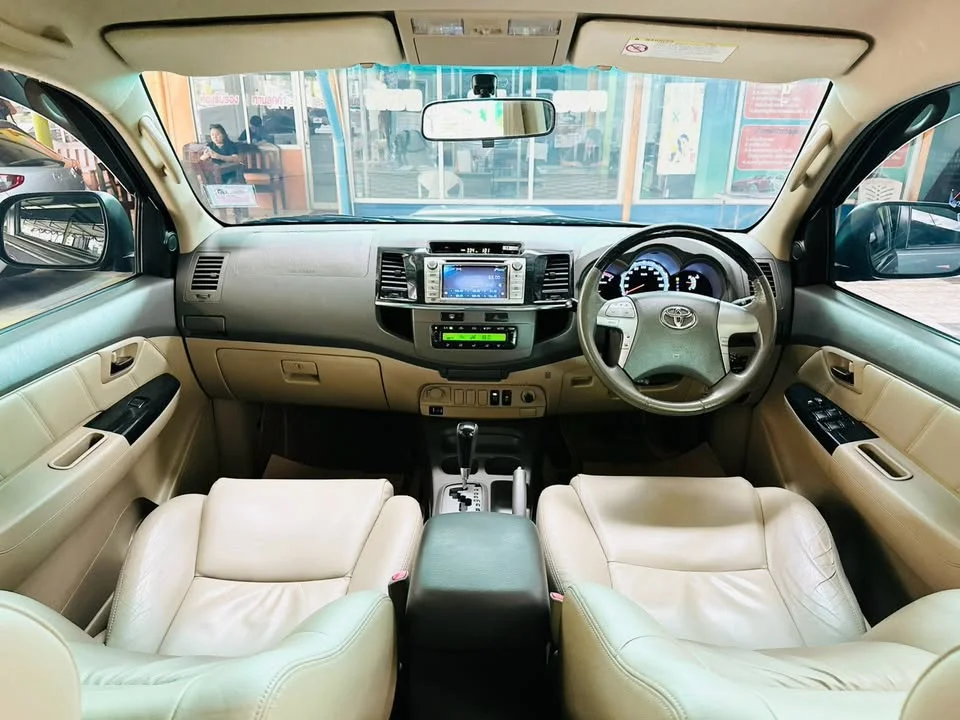 2012 Toyota Fortuner I 3