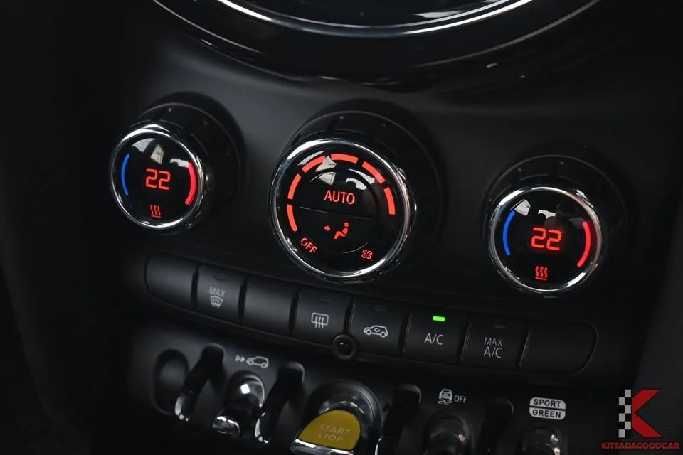 2022 Mini Hatch  III 3