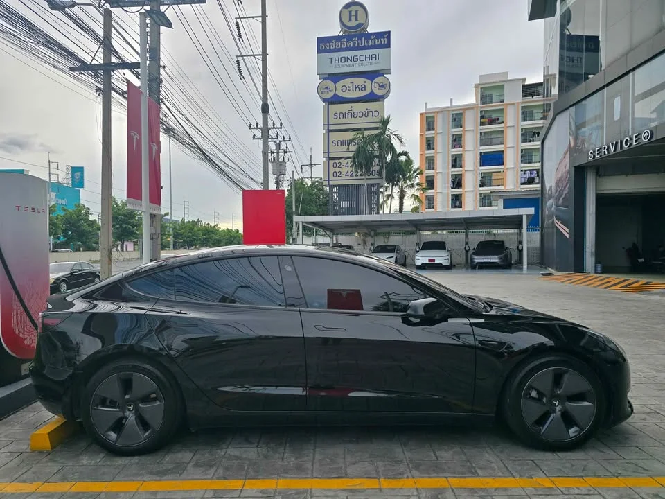 2023 Tesla Model 3 3