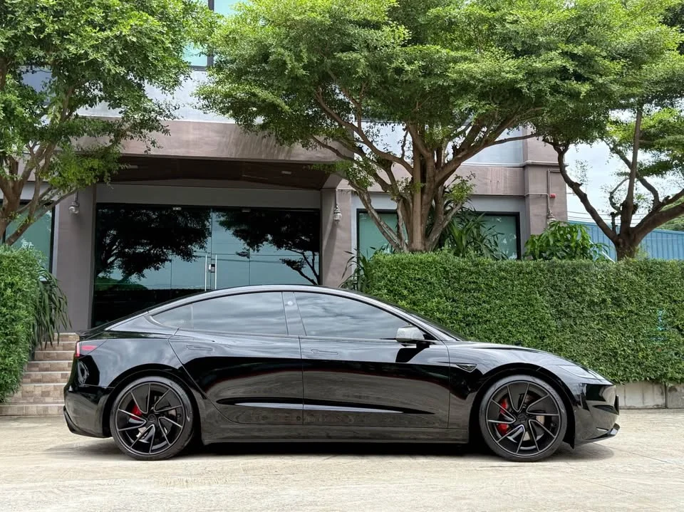 2024 Tesla Model 3 2