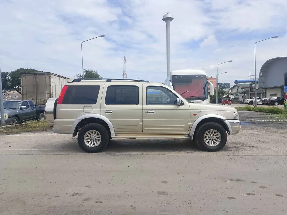 2005 Ford Everest I 3
