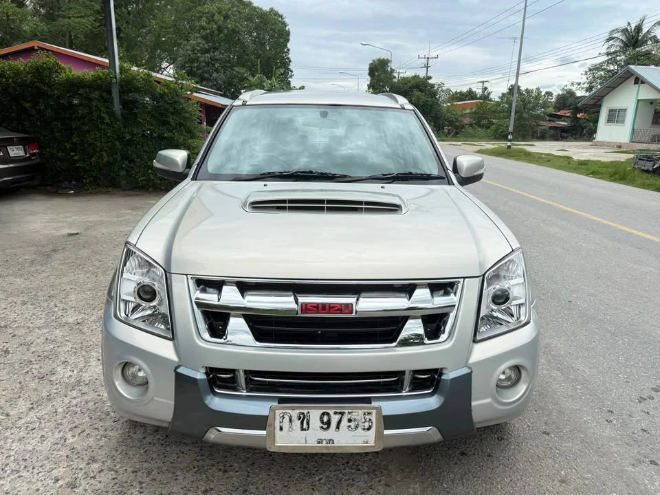 2008 Isuzu MU-7 2