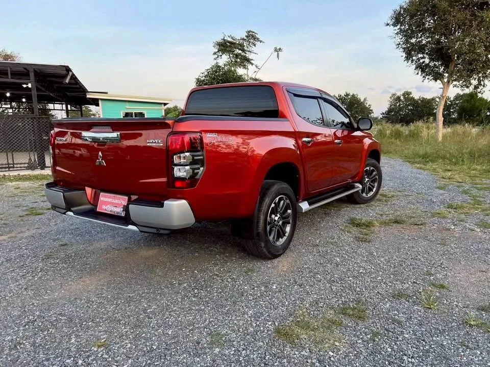 2022 Mitsubishi Triton V 3
