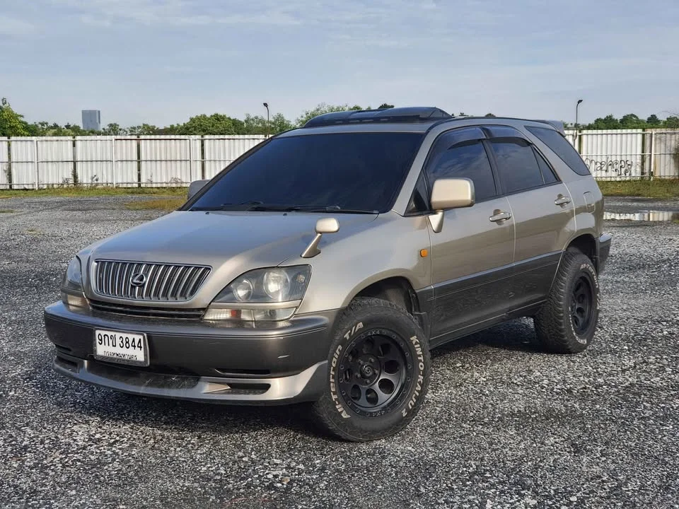 2000 Toyota Harrier I 3