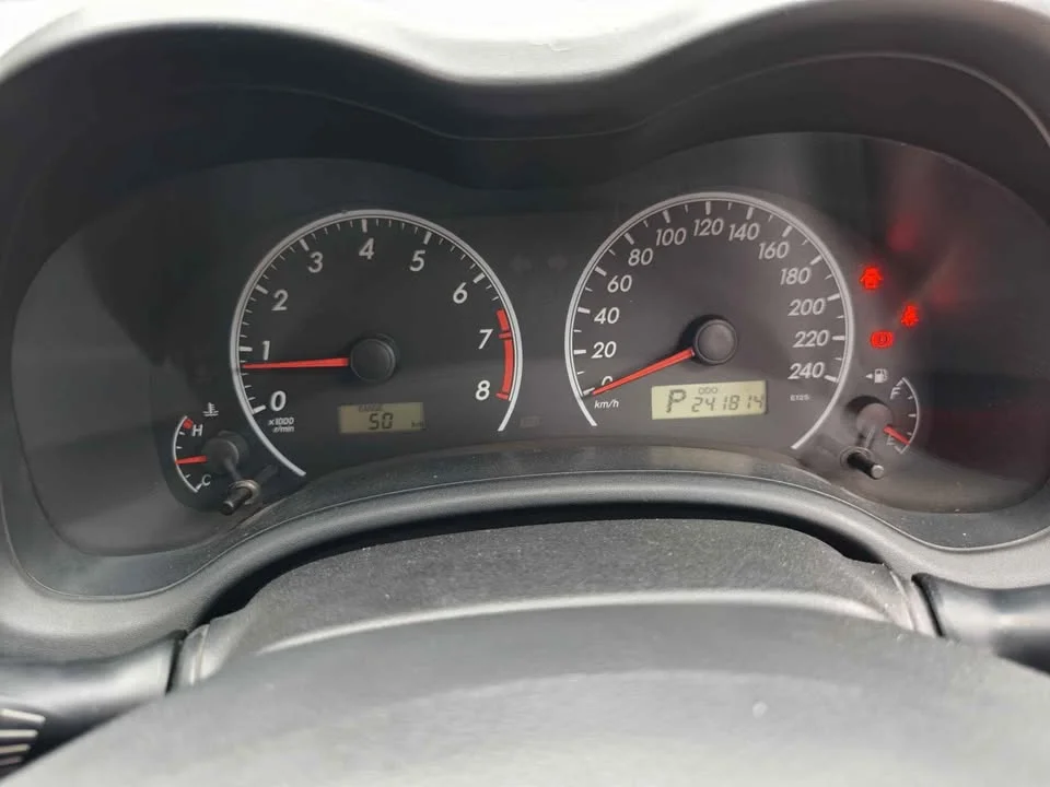 2013 Toyota Corolla Altis X (E140) 2