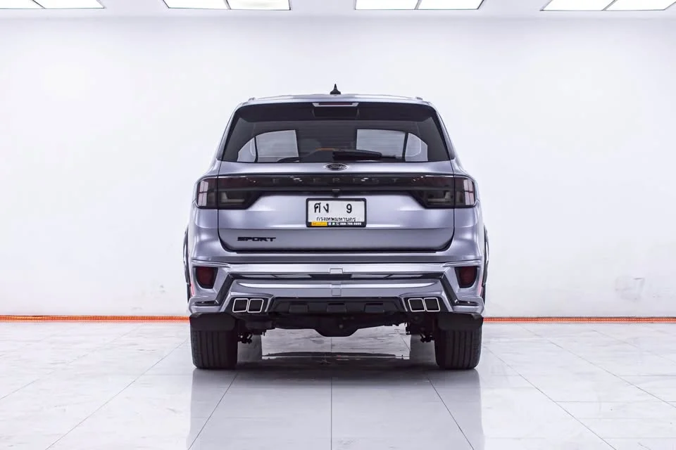 2024 Ford Everest III 2