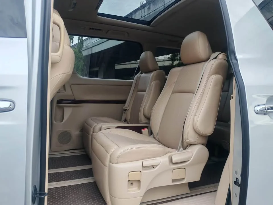 2011 Toyota Alphard, Vellfire II (AH20) 3
