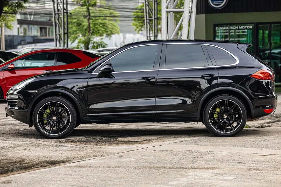 2010 Porsche Cayenne II 2