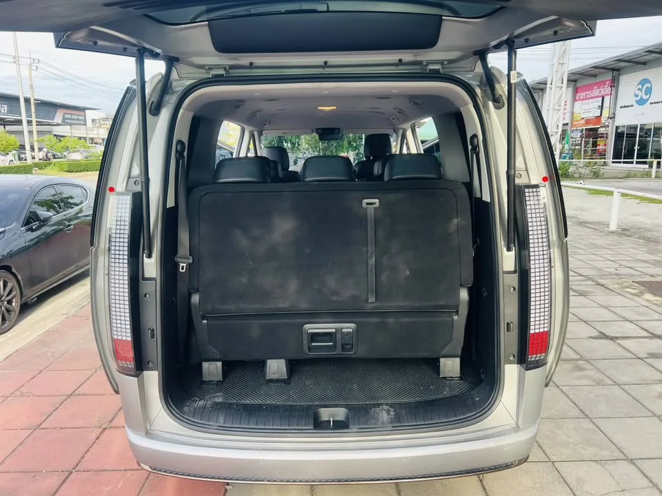 2022 Hyundai Staria US4 3