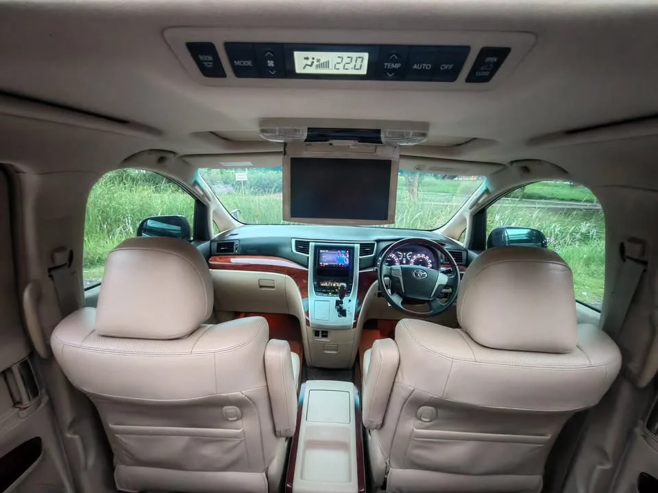 2011 Toyota Alphard, Vellfire II (AH20) 3