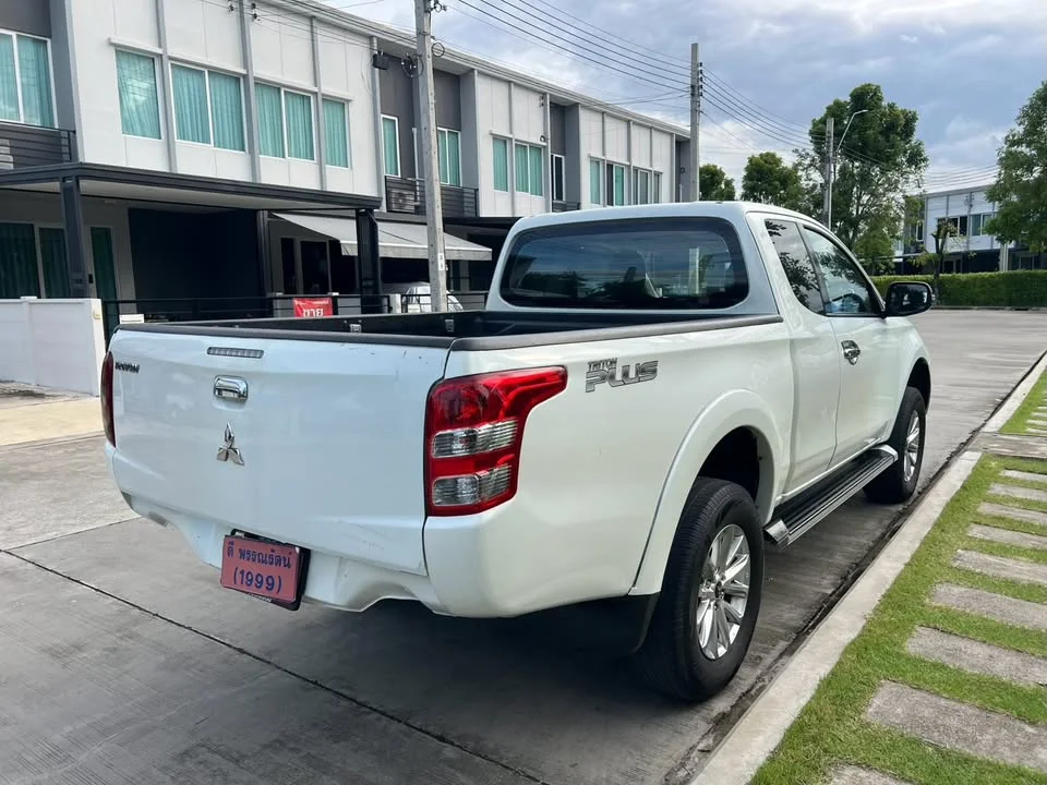 2015 Mitsubishi Triton V 3