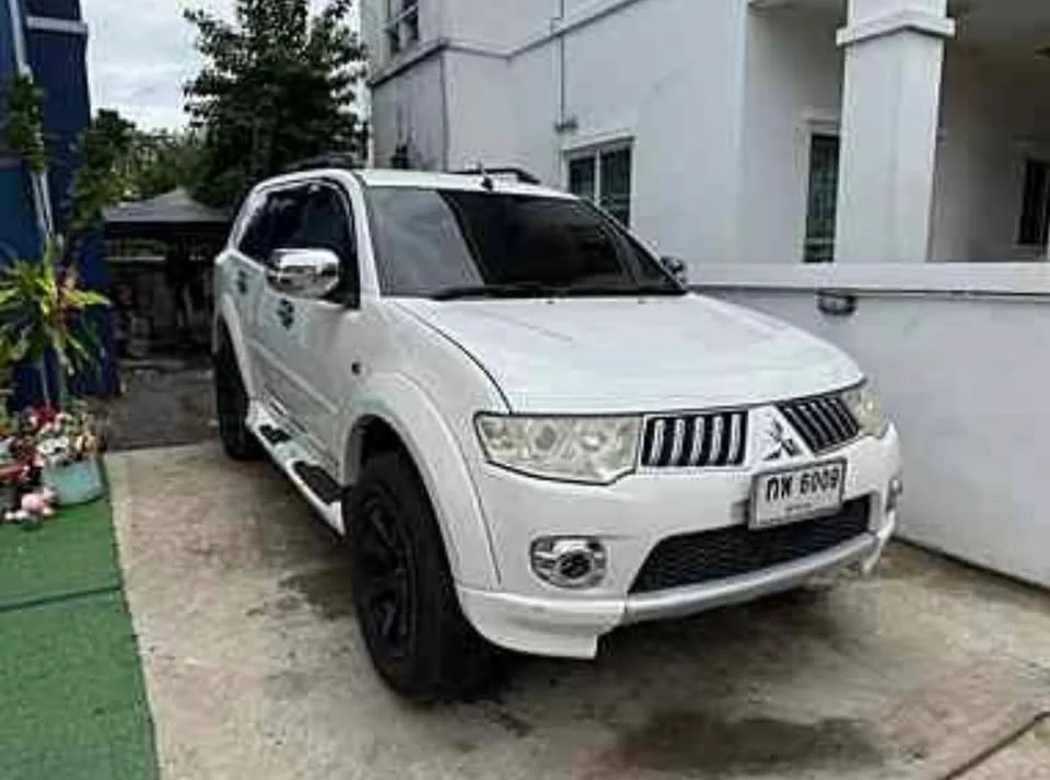 2012 Mitsubishi Pajero Sport II 2