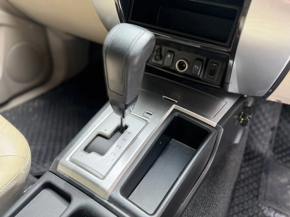 2012 Mitsubishi Pajero Sport II 2