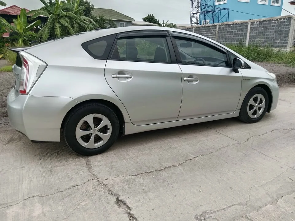 2012 Toyota Prius III 3