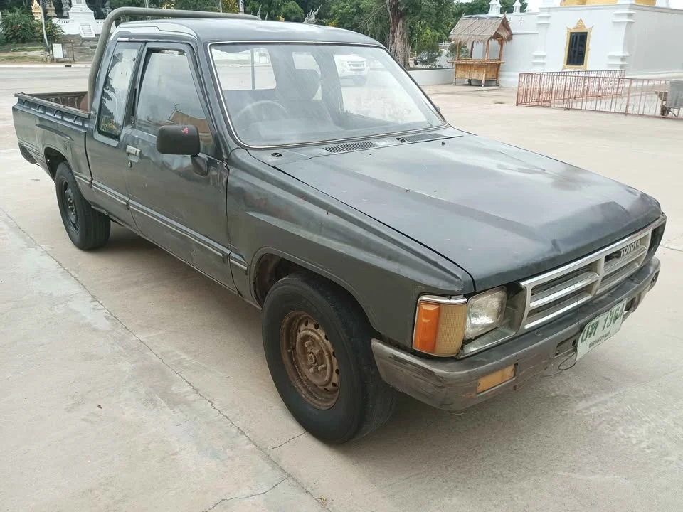 1989 Toyota Hilux Mighty-X V 2