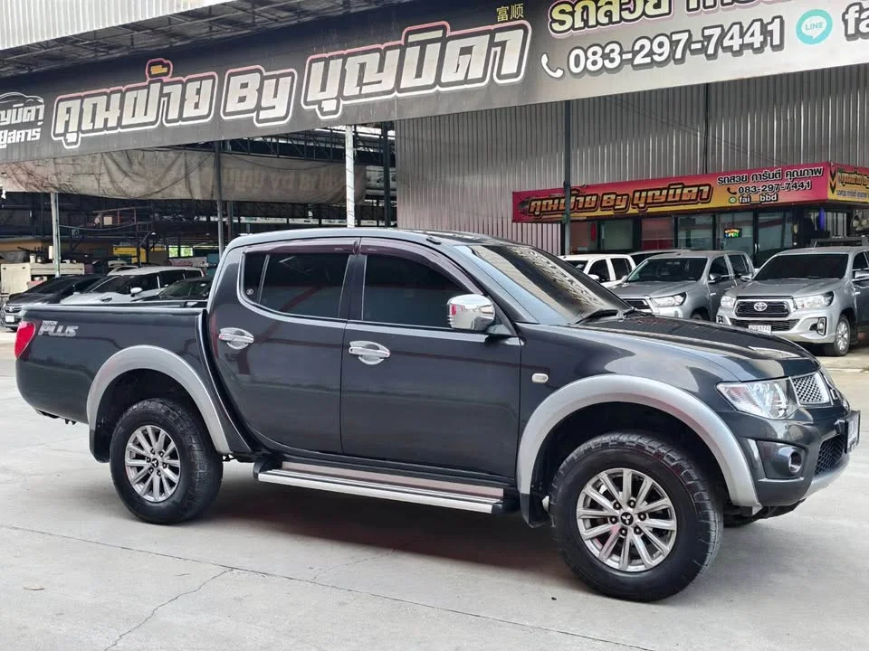 2011 Mitsubishi Triton IV 2