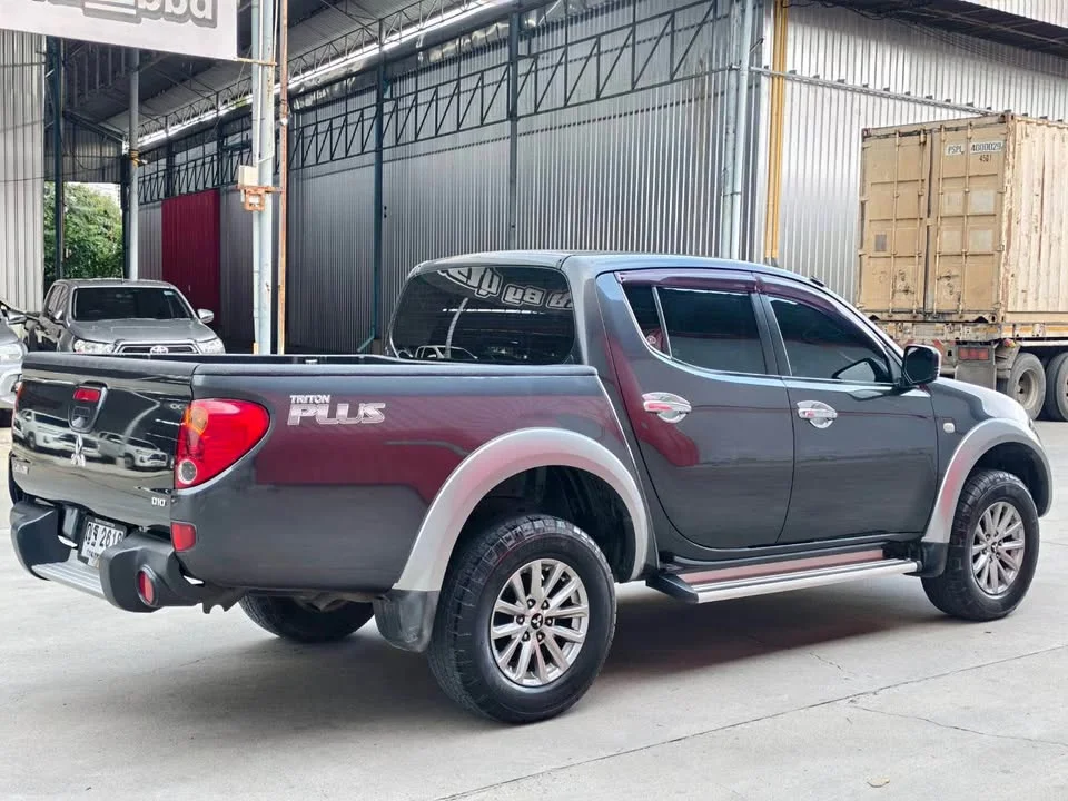 2011 Mitsubishi Triton IV 3