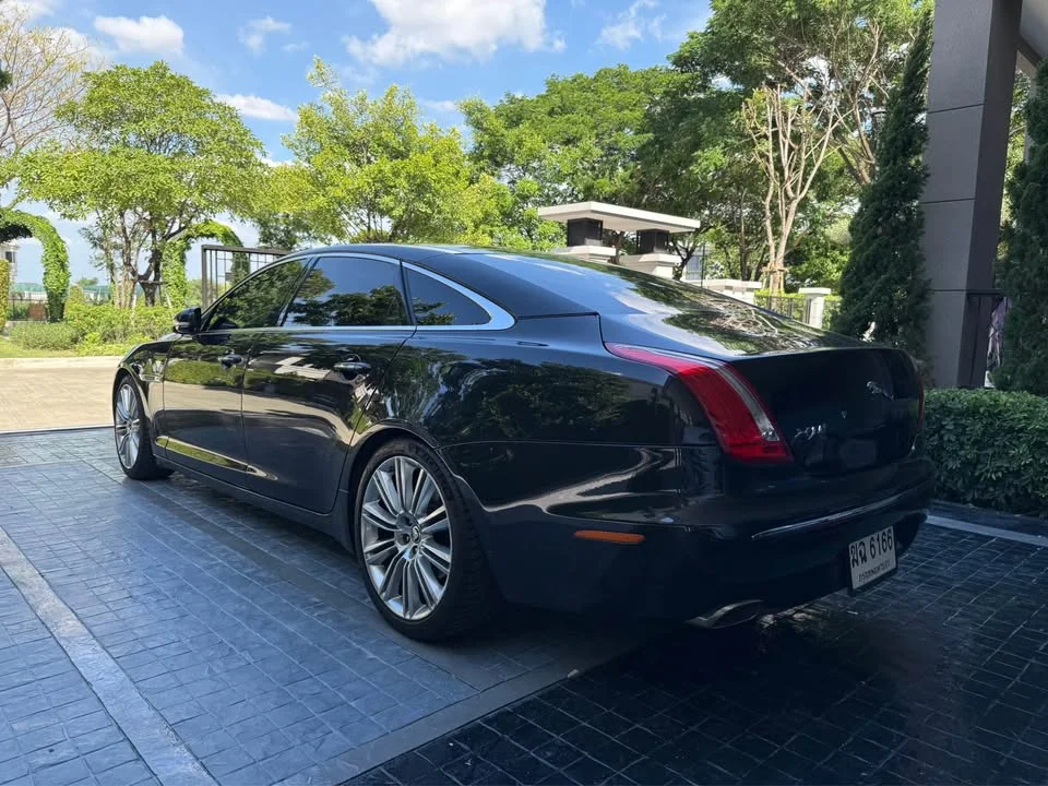 2011 Jaguar XJ X351 3