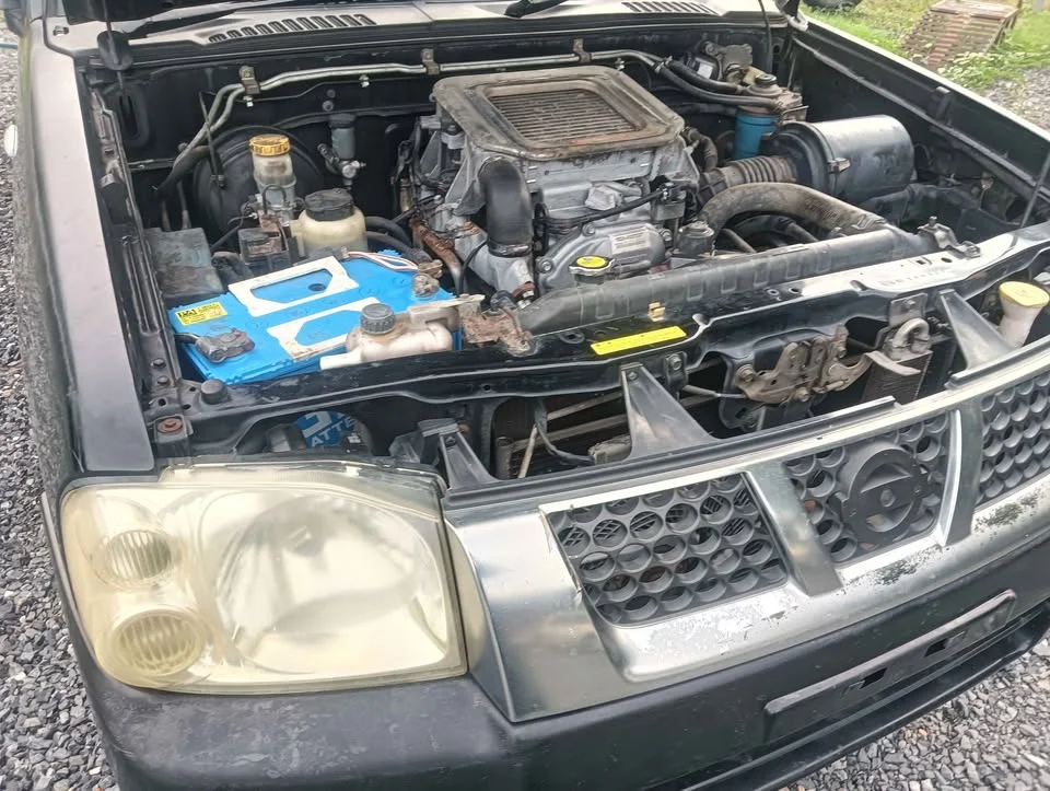 Nissan Frontier I 2