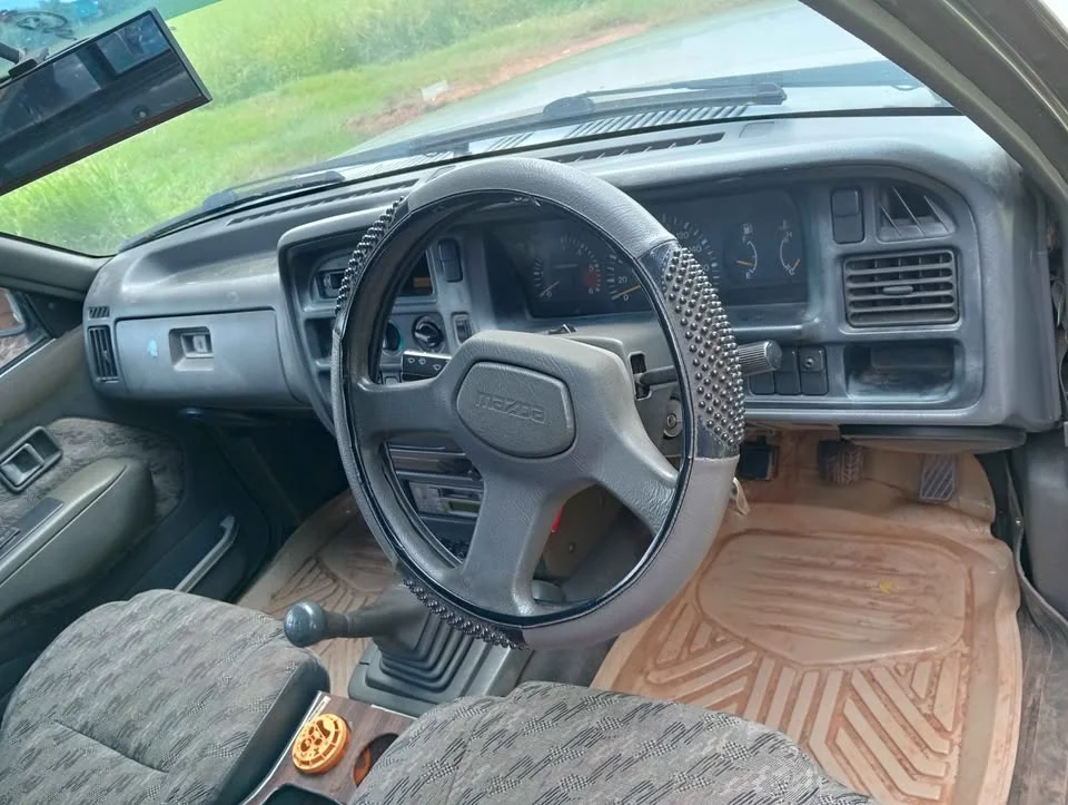 1999 Mazda B2500 IV 2