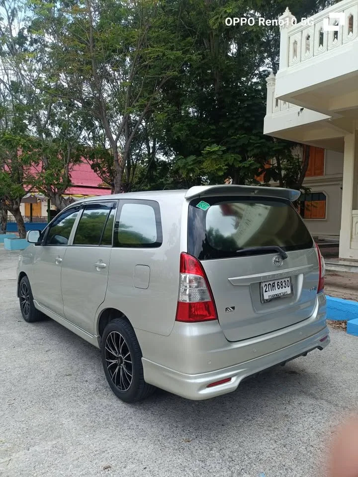 2011 Toyota Innova I 3