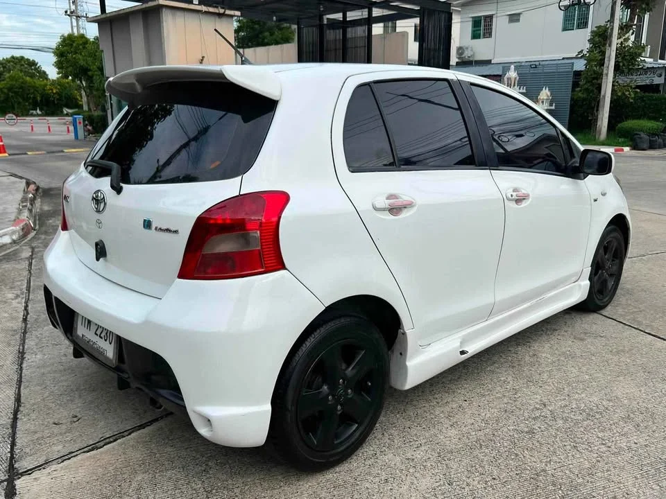 2008 Toyota Yaris II 2