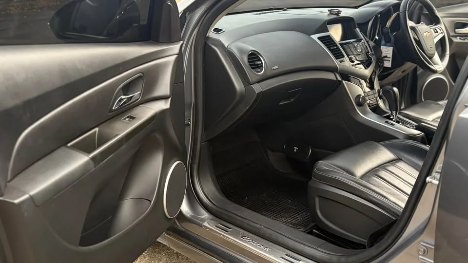 2017 Chevrolet Cruze I 2